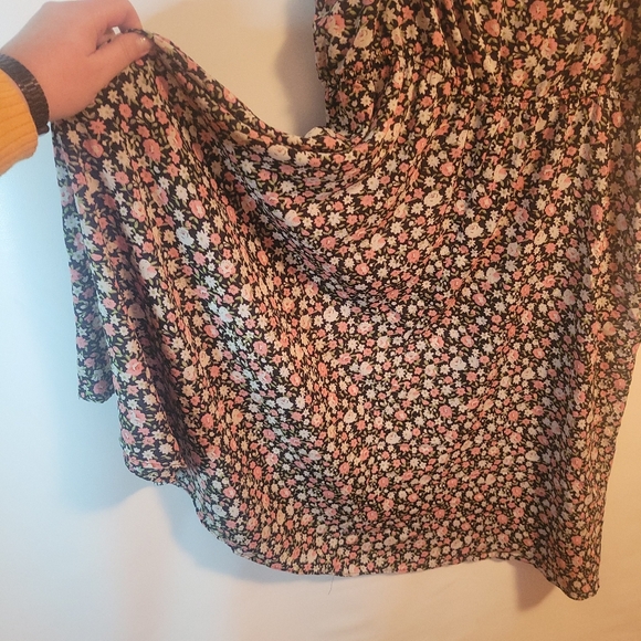 Pink and White Flowers Wrap Bust Spaghetti Strap Dress - Picture 5 of 14